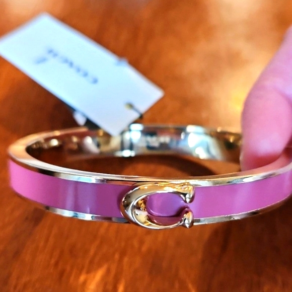 BRAND NEW COACH signature statement bracelet in PINK 🩷❤️💜 - Picture 1 of 8